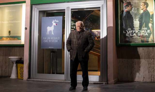 Bari, la storia di Michele: l'uomo che per 54 anni ha proiettato i film nel cinema Esedra